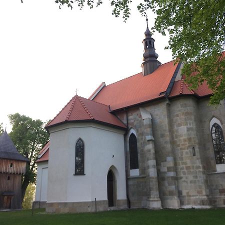 Villa Dom Pod Orzechem à Łapczyce Extérieur photo