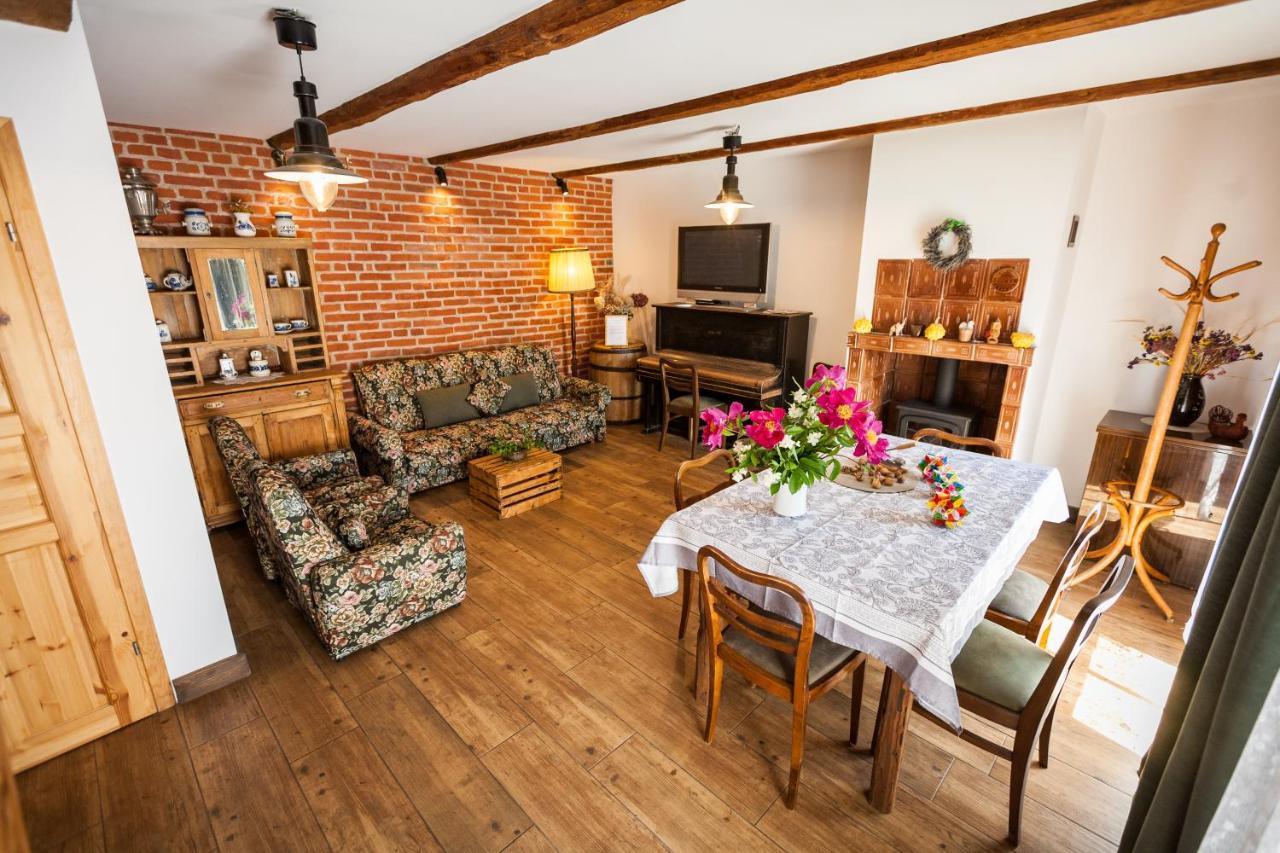 Villa Dom Pod Orzechem à Łapczyce Extérieur photo